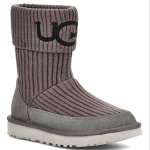💕💕CUTE COMFORTABLE UGGS KNIT BOOTS NEW WITHOUT BOX💕💕